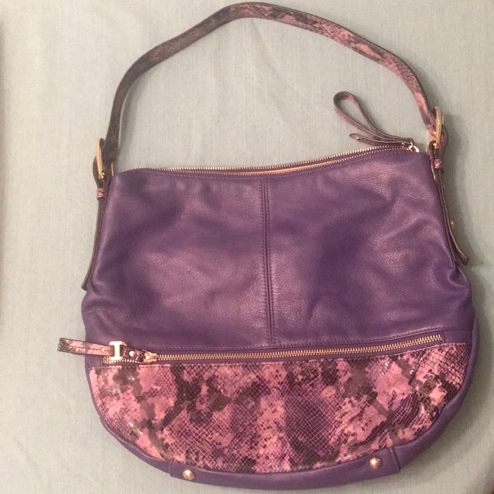 B. Makowsky shoulder bag.